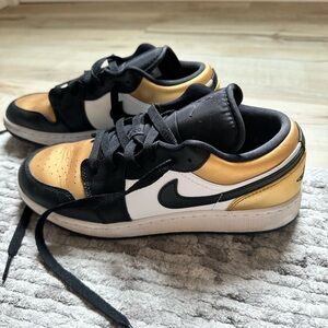 Jordan Kids Black and Gold Sneakers